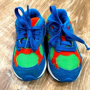 Toddler new balance lace up sneakers